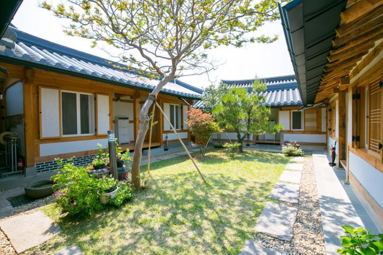 Sarangnamoo Hanok Guesthouse 全州市 エクステリア 写真