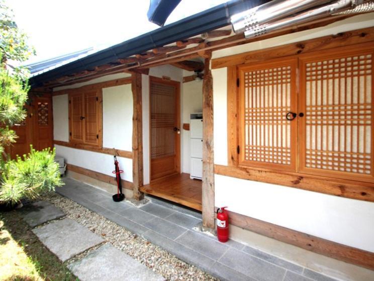 Sarangnamoo Hanok Guesthouse 全州市 エクステリア 写真